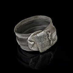 ERMAN KEAN bracelet ruban ouvragée collection graphique