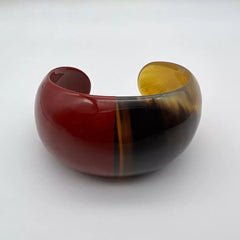 bracelet ouvert bombé en corne de buffle laqué rouge